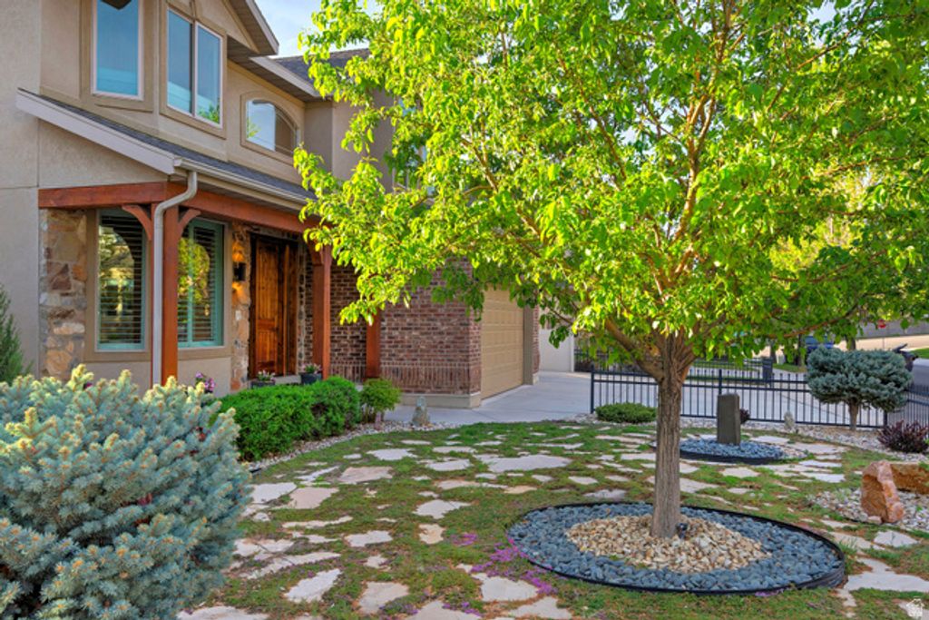 Image 2 of property listing at 11438 S GADZOOKS DR, Sandy, UT 84094