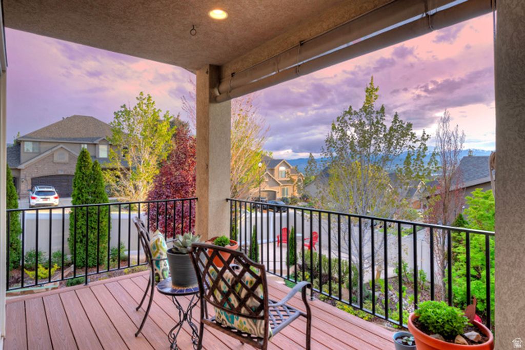 Image 11 of property listing at 11438 S GADZOOKS DR, Sandy, UT 84094