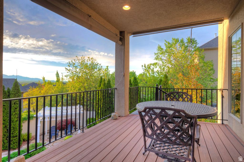 Image 12 of property listing at 11438 S GADZOOKS DR, Sandy, UT 84094