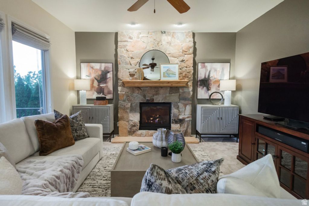 Image 3 of property listing at 11438 S GADZOOKS DR, Sandy, UT 84094