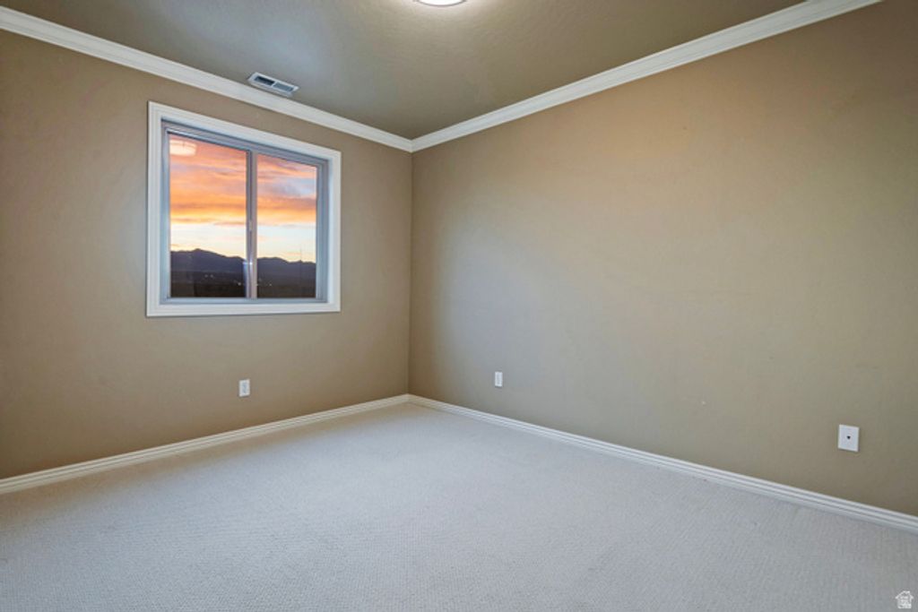 Image 26 of property listing at 11438 S GADZOOKS DR, Sandy, UT 84094