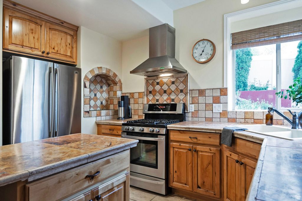 Image 31 of property listing at 11438 S GADZOOKS DR, Sandy, UT 84094
