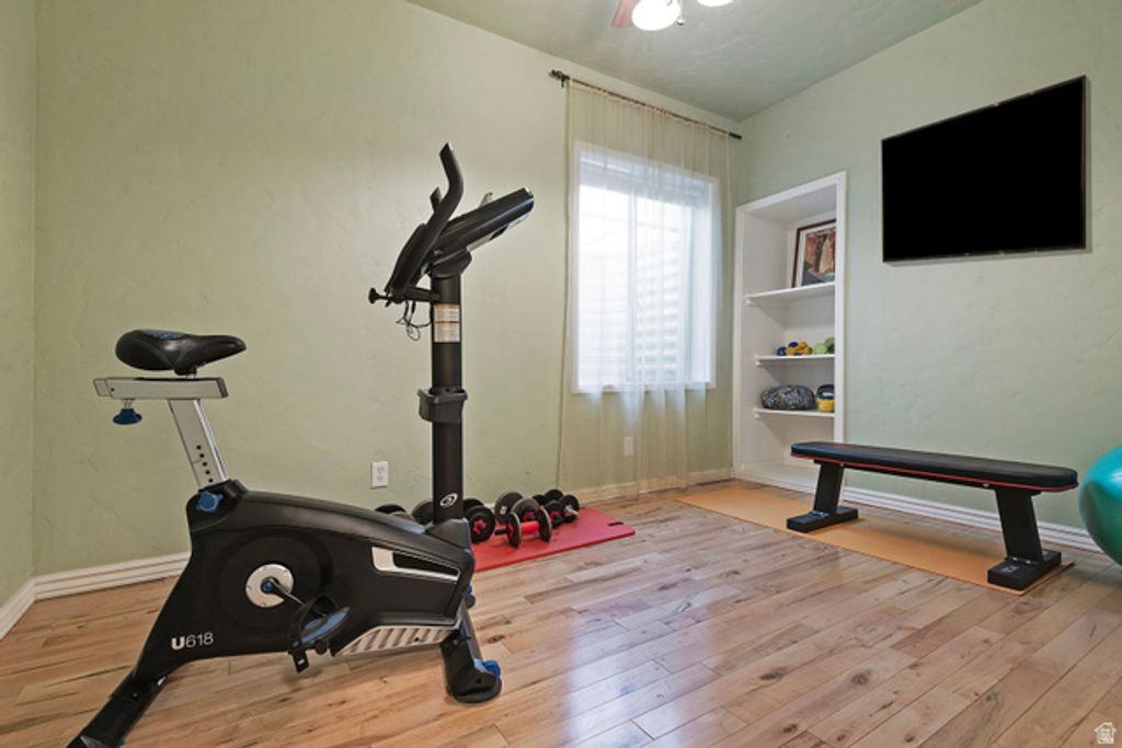 Image 33 of property listing at 11438 S GADZOOKS DR, Sandy, UT 84094