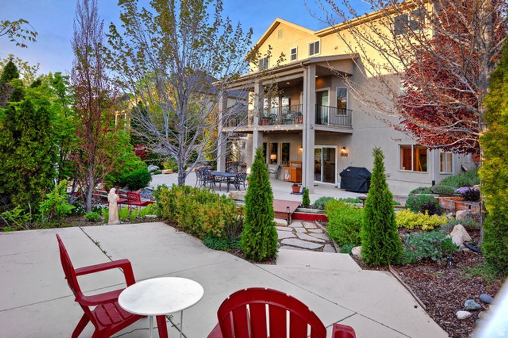 Image 39 of property listing at 11438 S GADZOOKS DR, Sandy, UT 84094