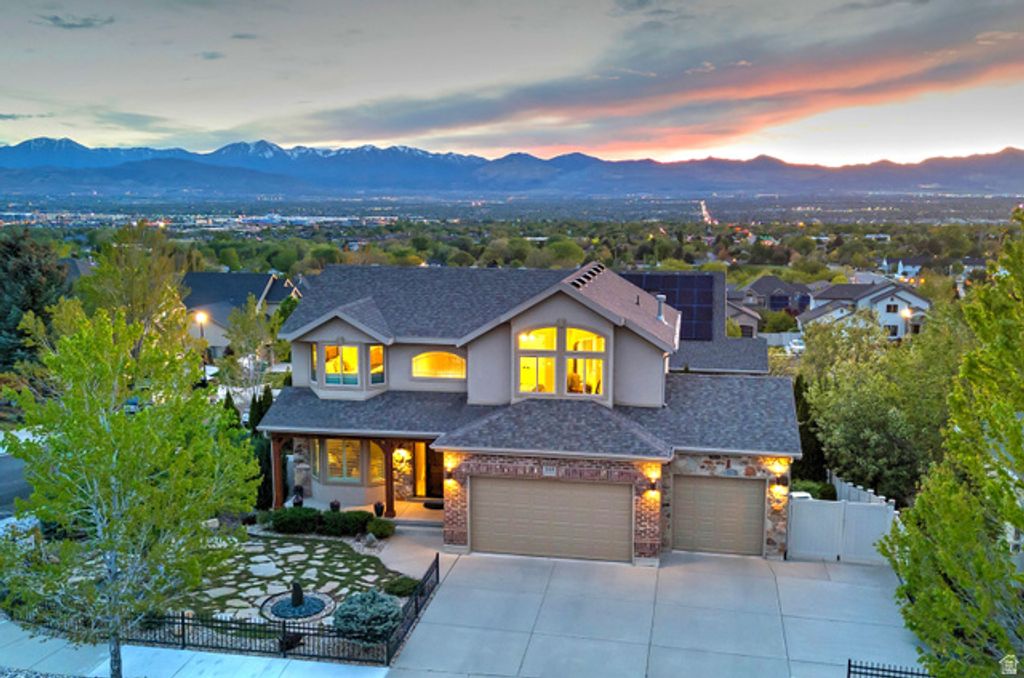 Image 44 of property listing at 11438 S GADZOOKS DR, Sandy, UT 84094