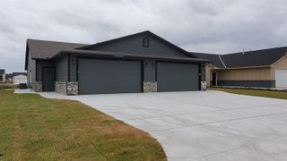 9181 N Chris ct, Bel Aire, KS 67226