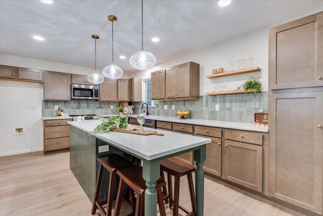 612 N Ridgehurst Street, Wichita, KS 67230