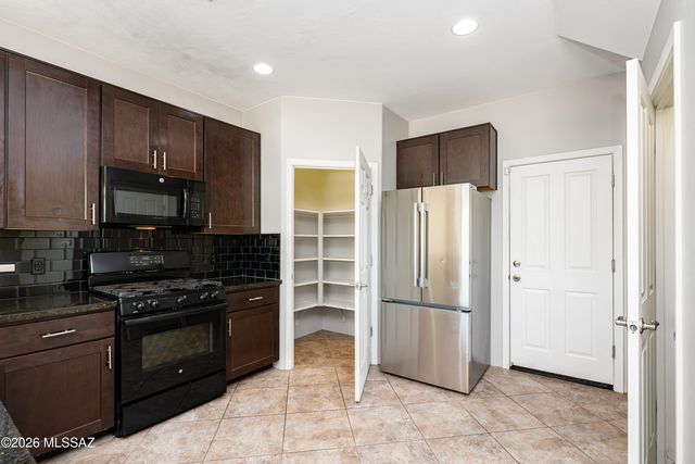 2861 N Silkie Place, Tucson, AZ 85719