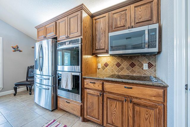 805 Woodland Park, Midland, TX 79706