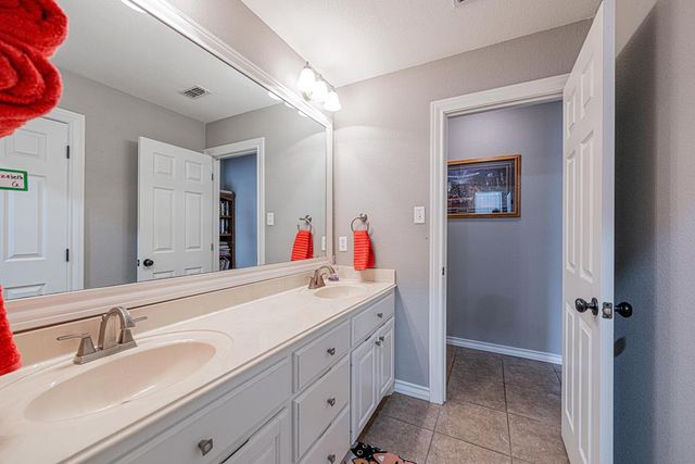 805 Woodland Park, Midland, TX 79706