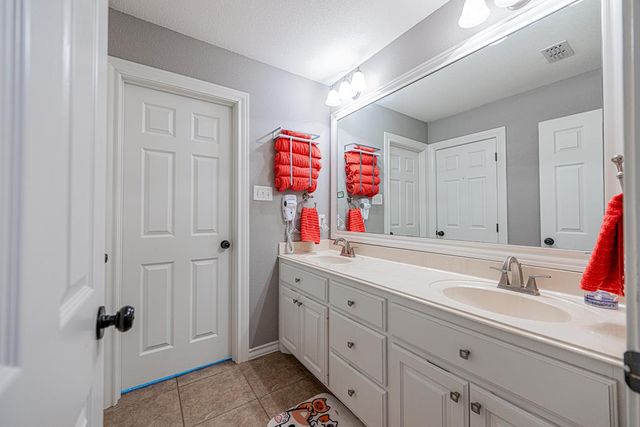 805 Woodland Park, Midland, TX 79706