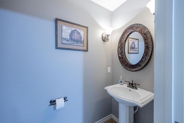 805 Woodland Park, Midland, TX 79706