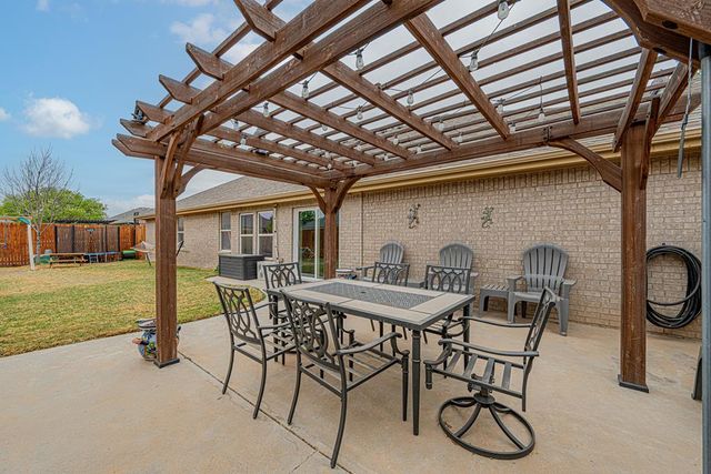 805 Woodland Park, Midland, TX 79706