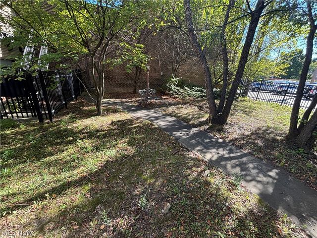 5644 Broadway Avenue 203, Cleveland, OH 44127