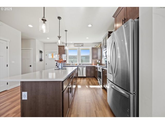 4 LEWIS Cir, Milton Freewater, OR 97862