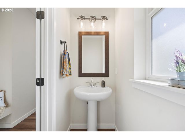 4 LEWIS Cir, Milton Freewater, OR 97862