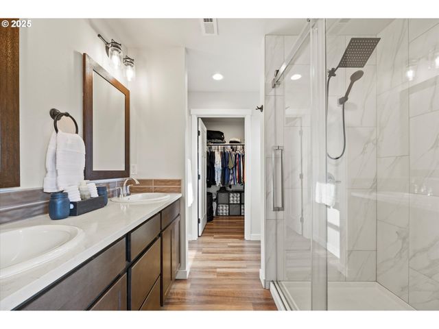 4 LEWIS Cir, Milton Freewater, OR 97862