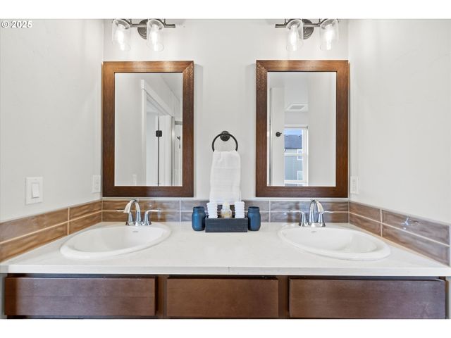 4 LEWIS Cir, Milton Freewater, OR 97862