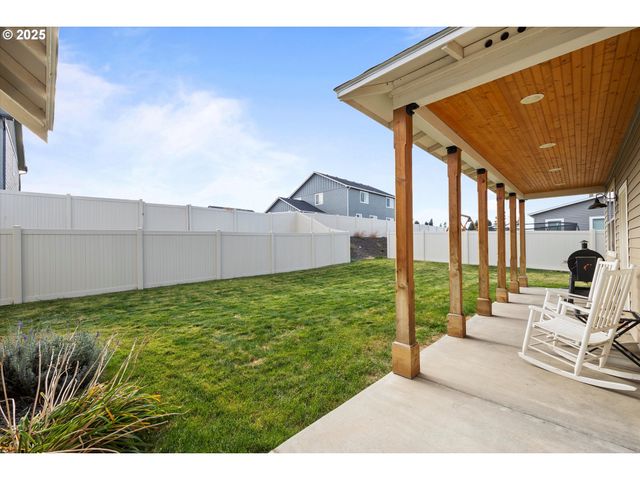 4 LEWIS Cir, Milton Freewater, OR 97862