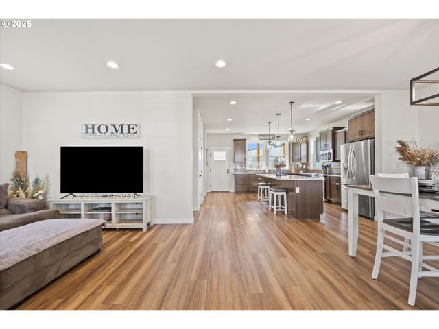 4 LEWIS Cir, Milton Freewater, OR 97862