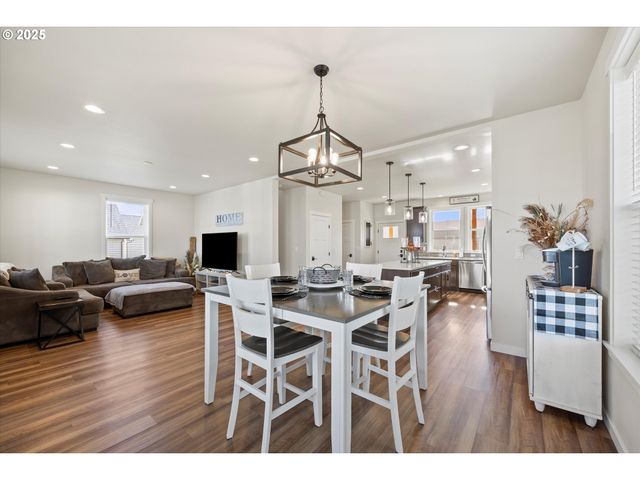 4 LEWIS Cir, Milton Freewater, OR 97862