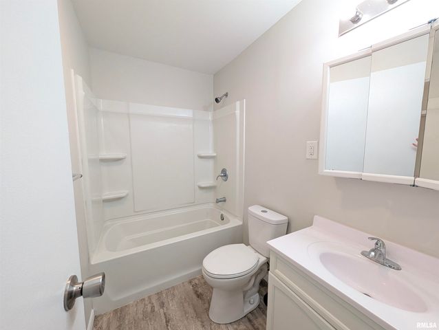 4027 CREIGHTON Terrace, Peoria, IL 61615