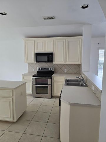 2910 Plum Lake Drive, Pearland, TX 77584