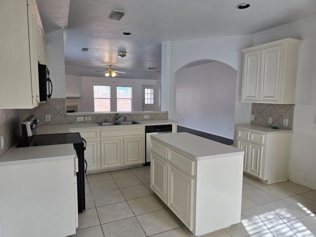 2910 Plum Lake Drive, Pearland, TX 77584