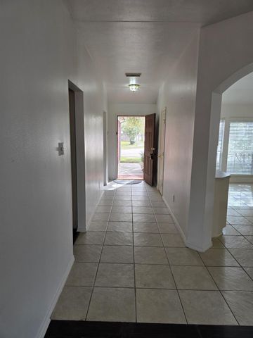 2910 Plum Lake Drive, Pearland, TX 77584