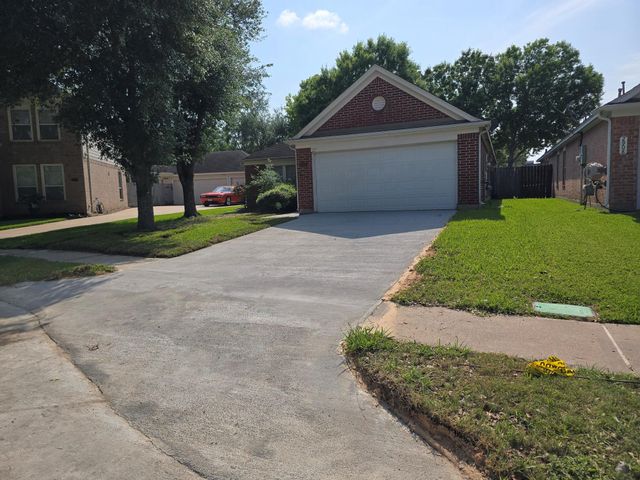 2910 Plum Lake Drive, Pearland, TX 77584