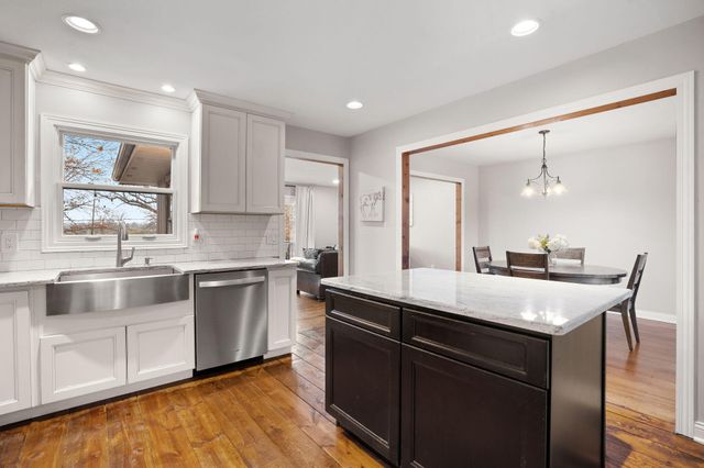 7552 W 82nd Court, Crown Point, IN 46307