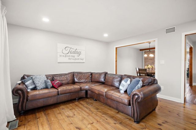 7552 W 82nd Court, Crown Point, IN 46307