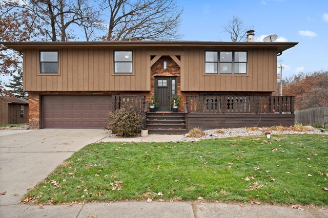 7552 W 82nd Court, Crown Point, IN 46307