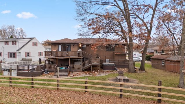 7552 W 82nd Court, Crown Point, IN 46307