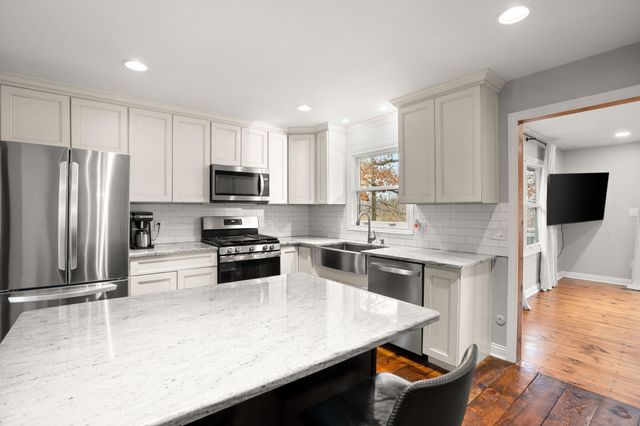 7552 W 82nd Court, Crown Point, IN 46307