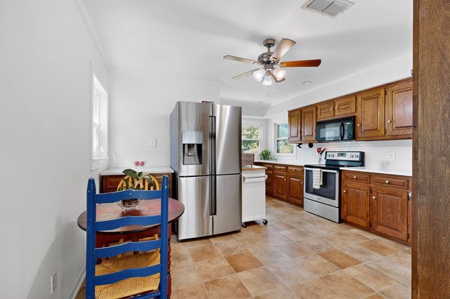 1800 W Frank Street, Grand Saline, TX 75140