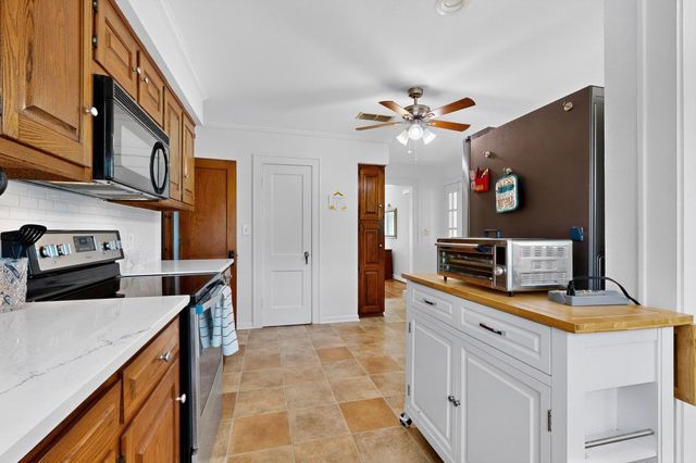 1800 W Frank Street, Grand Saline, TX 75140