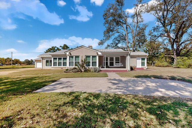 1800 W Frank Street, Grand Saline, TX 75140