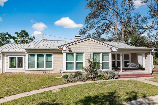 1800 W Frank Street, Grand Saline, TX 75140