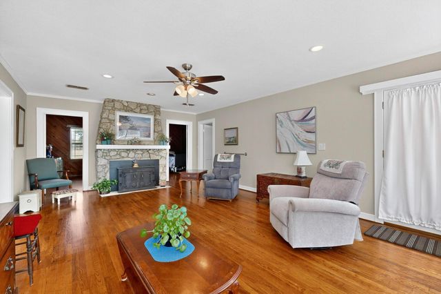 1800 W Frank Street, Grand Saline, TX 75140