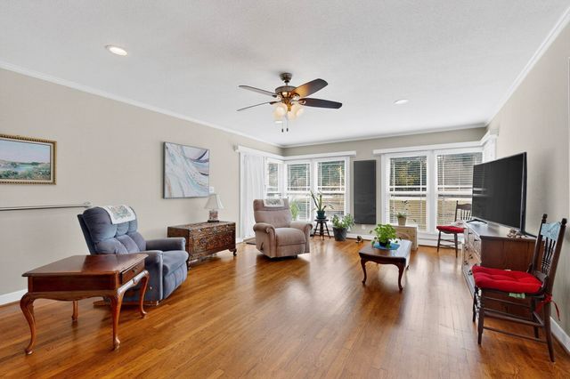 1800 W Frank Street, Grand Saline, TX 75140