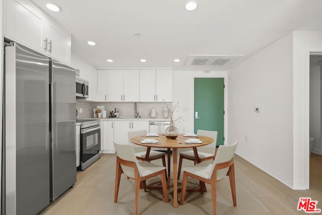 3977 Beverly Boulevard 309, Los Angeles, CA 90004