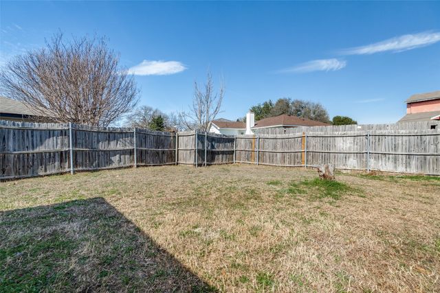 1611 Cedar Bluff Lane, Dallas, TX 75253