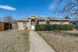 1611 Cedar Bluff Lane, Dallas, TX 75253