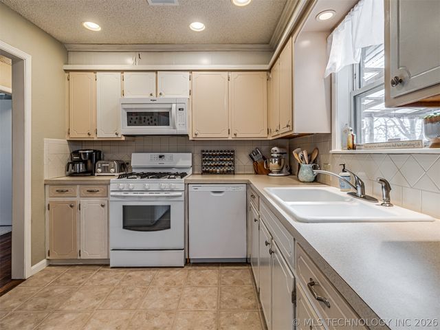 112 W Linda Street, Sapulpa, OK 74066