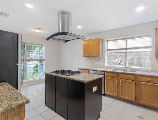 4013 Ivywood Drive, Pearland, TX 77584