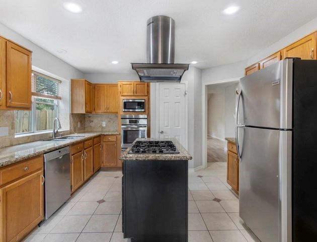 4013 Ivywood Drive, Pearland, TX 77584