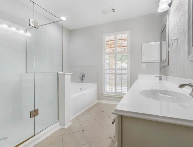 4013 Ivywood Drive, Pearland, TX 77584