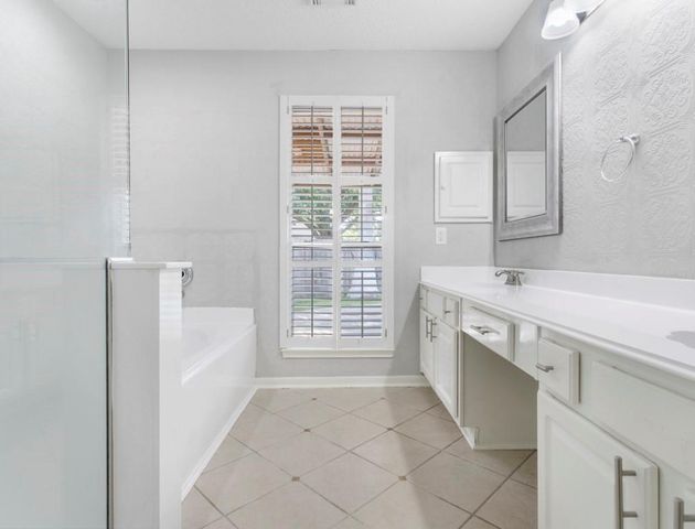 4013 Ivywood Drive, Pearland, TX 77584