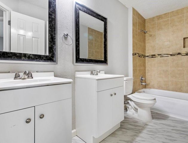 4013 Ivywood Drive, Pearland, TX 77584